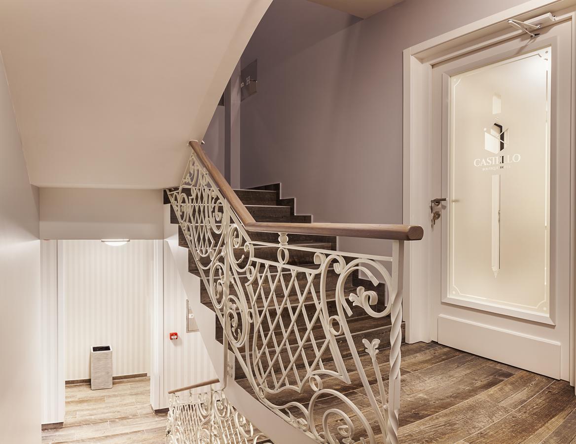 Castello Boutique Hotel Čačak エクステリア 写真