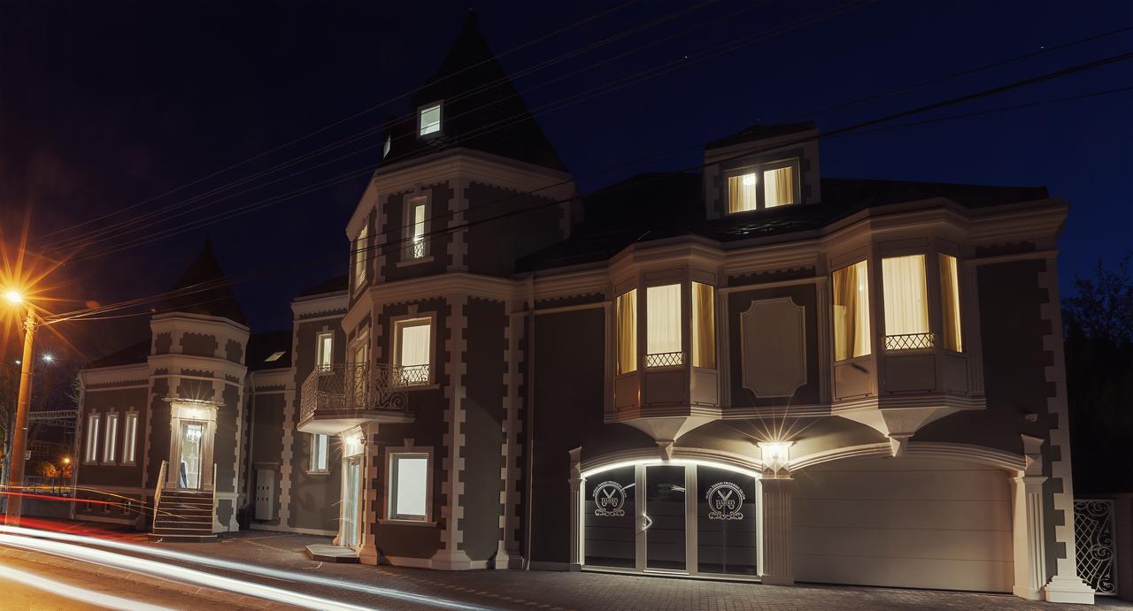 Castello Boutique Hotel Čačak エクステリア 写真