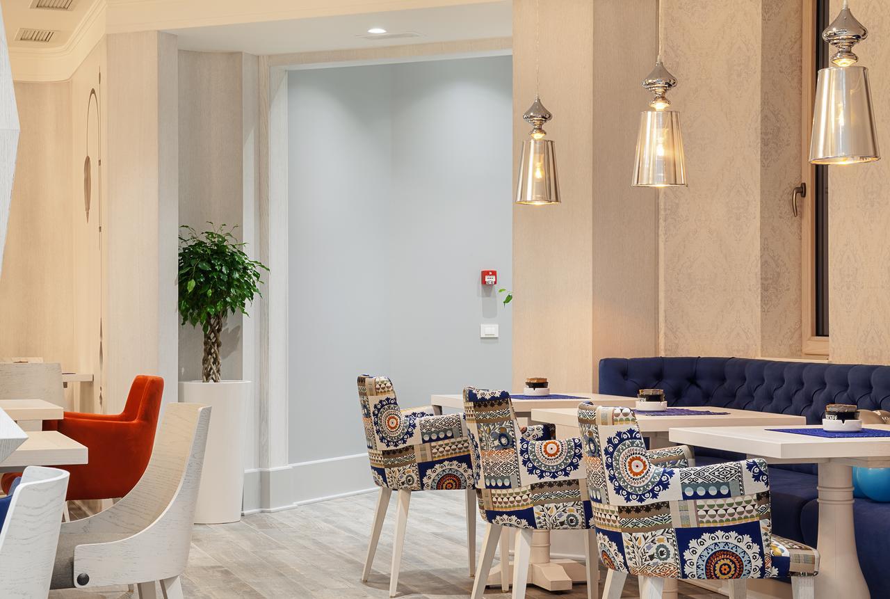Castello Boutique Hotel Čačak エクステリア 写真