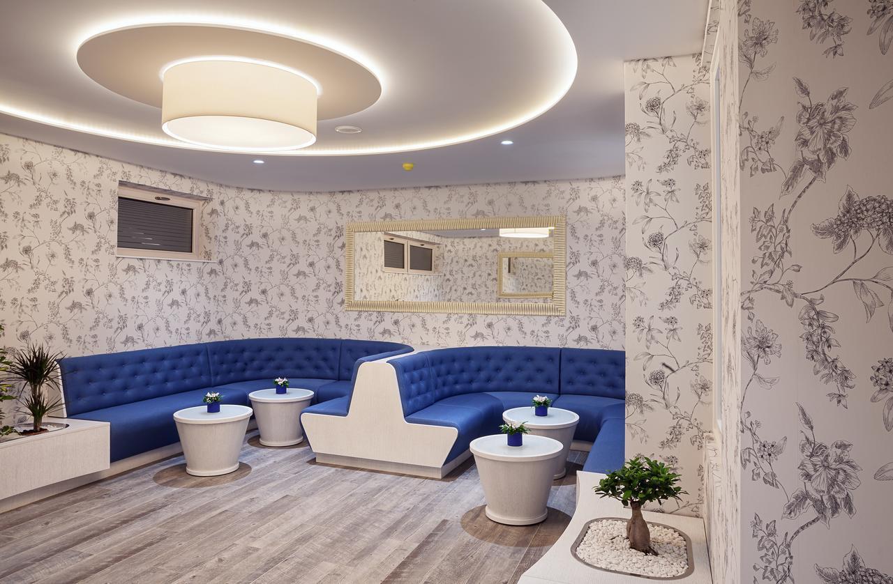 Castello Boutique Hotel Čačak エクステリア 写真