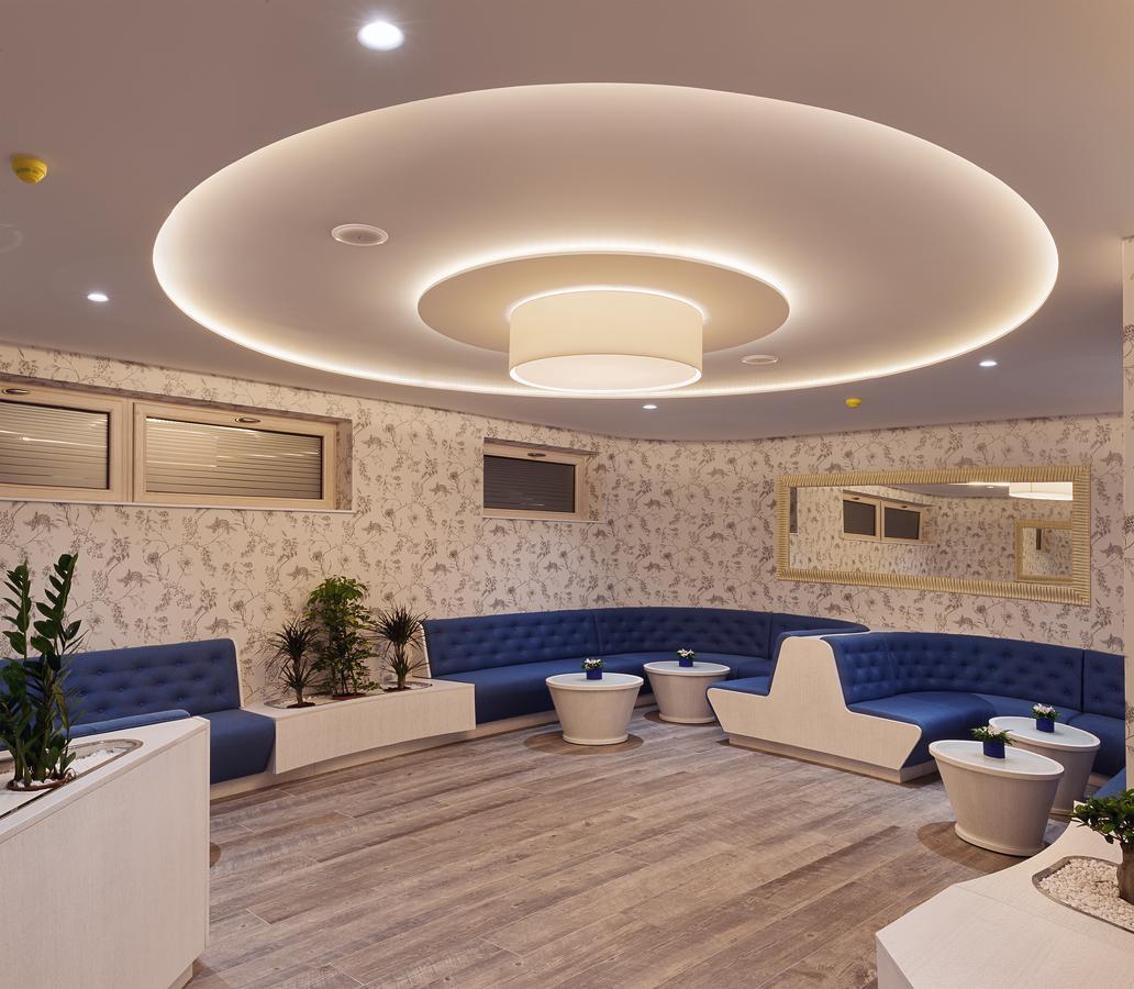 Castello Boutique Hotel Čačak エクステリア 写真